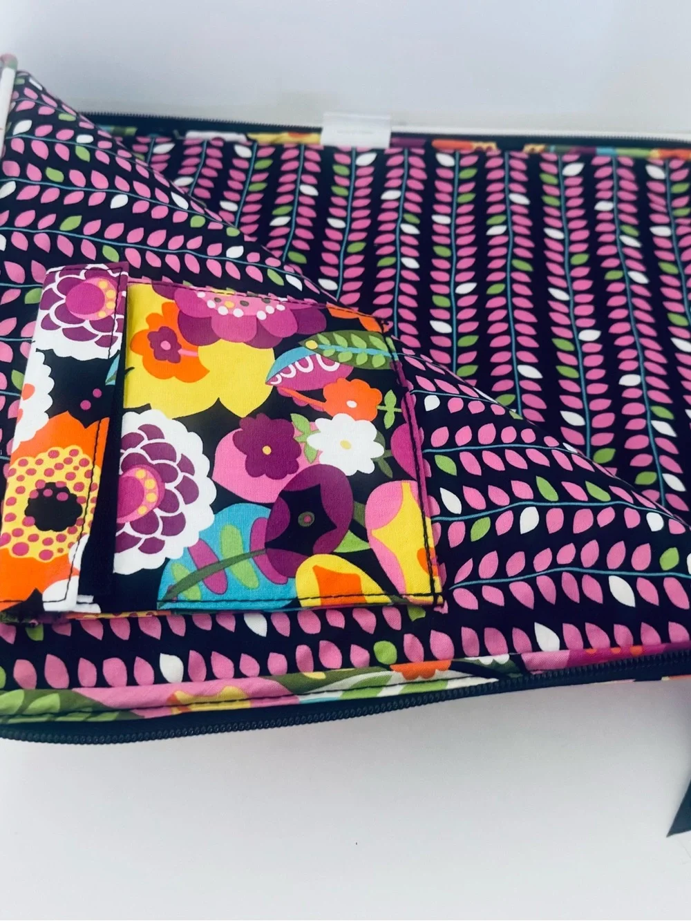 Vera Bradley Va Va Bloom Quilted Laptop Sleeve Padded Soft Zips Inside Pocket